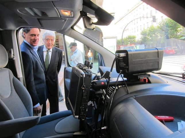 Nuevo coche con radar cedido por la DGT a la Policía de Salamanca