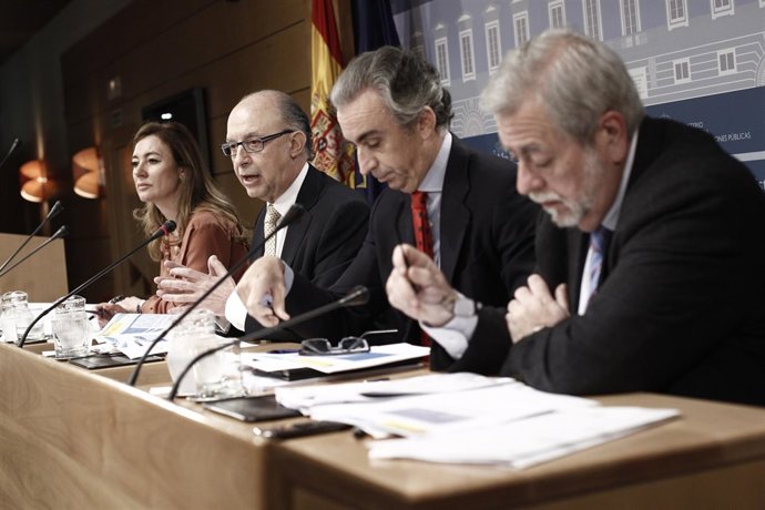 El ministro Montoro con sus secretarios de Estado