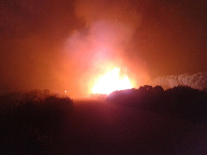Incendio forestal en la sierra del Arca