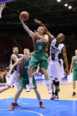 Ben Woodside jugando contra el Fiatc Joventut