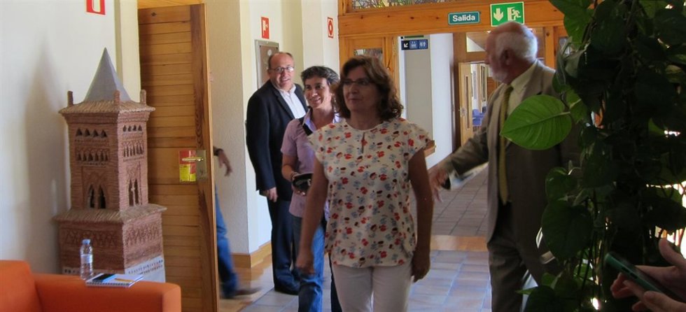 La vicealcaldesa y la consejera de Derechos Sociales tras la reunión.