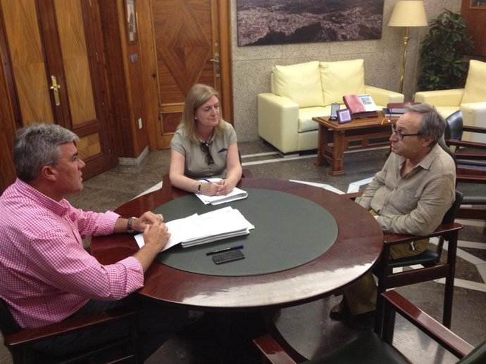 Reunión entre el Ayuntamiento y  UJA para perfilar el congreso sobre la Catedral