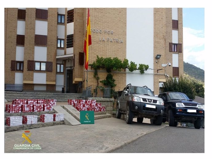 Tabaco localizado por la Guardia Civil en dos coches en Bescarán (Lleida)