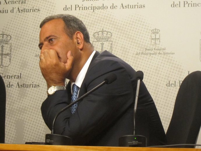 Fernando Lastra en la sala de prensa. 