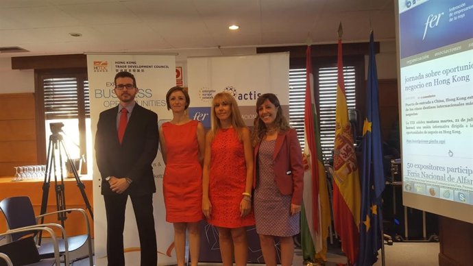 Los miembros de la ponencia para las pymes