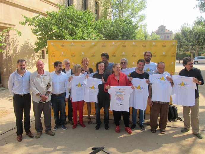 Escritores, actores y cantantes apoyan la movilización de la ANC de la Diada