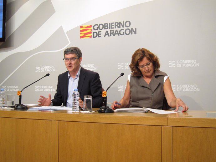 Vicente Guillén y María Victoria Broto, este martes en rueda de prensa