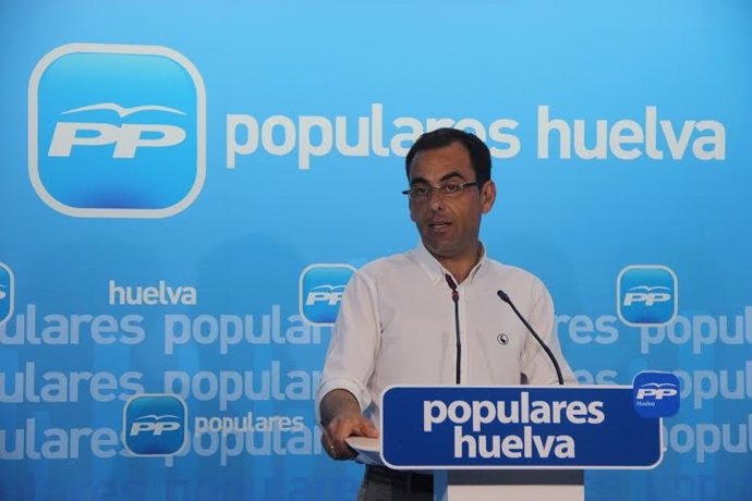 El portavoz del grupo popular en el Ayuntamiento de Huelva, Ángel Sánchez.