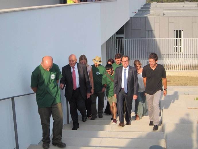 El presidente de la Generalitat, Artur Mas, inaugura la residencia Mas Sauró