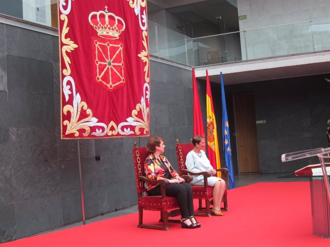 Uxue Barkos toma posesión como presidenta de Navarra.