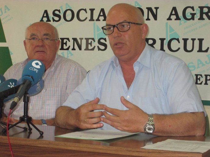 El portavoz de Asaja Jaén, Luis Carlos Valero, y el presidente, Nicolás Vico