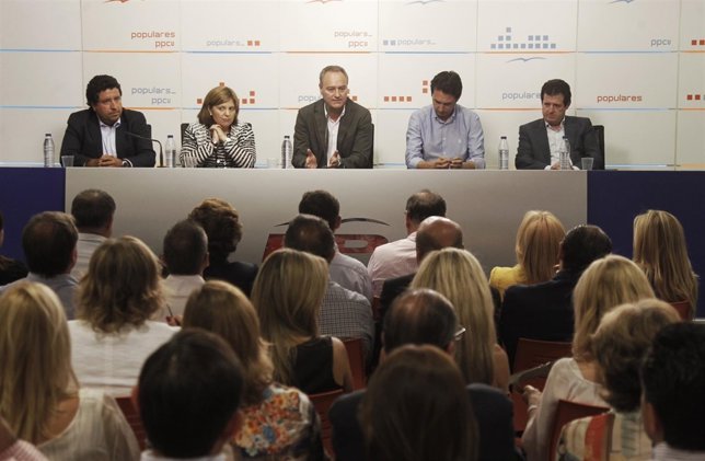 Fabra, en el centro,en uan imagen de archivo