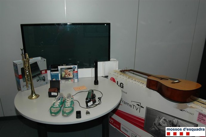  Los Mossos Detienen A Un Ladrón En Lleida Y Entregan El Botín A Sus Dueños