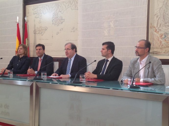 Firma de los acuerdos