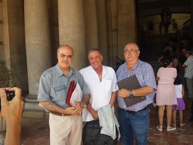 Matías Alonso, Octavi Centelles y José Aleixandre en el Ayuntamiento de Valencia