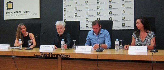 José Cruz Novillo en la presentación de la exposición