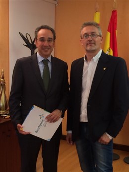  Ignacio Montaner, De Redexis Gas, Y Juan Manuel Ramón, Alcalde De Jaca