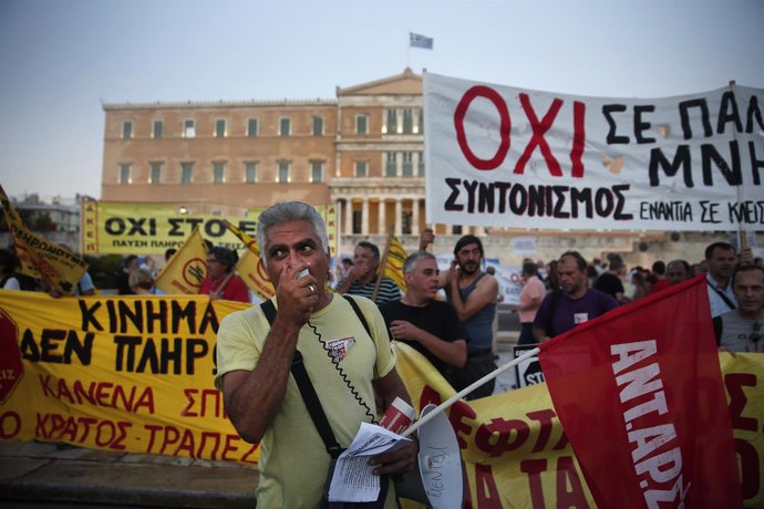 Manifestación en Atenas contra el tercer rescate financiero