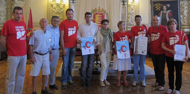Alberto Bustos y Rafaela Romero reciben a los Afectados por la Hepatitis C
