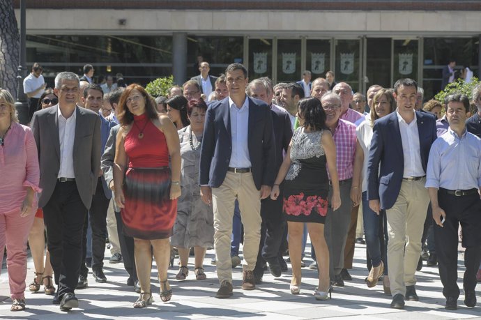 Pedro Sánchez se reúne con sus alcaldes en Madrid