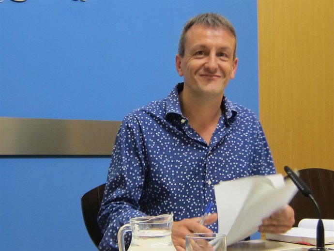 El consejero municipal de Economía y Cultura, Fernando Rivarés