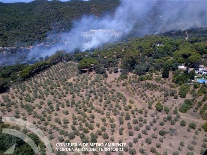 Vista aérea de la zona afectada por el incendio junto al Hospital de los Morales