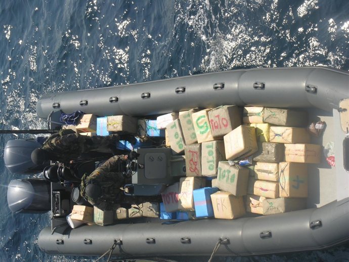 Embarcación con droga interceptada por un patrullero de la Armada