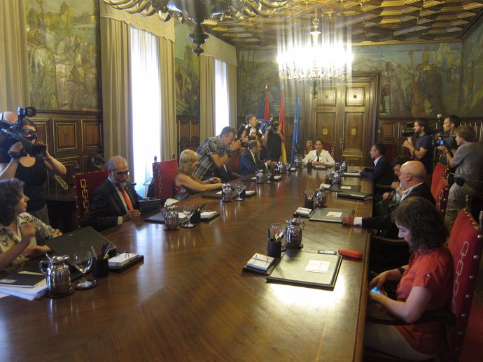 Uxue Barkos preside la sesión del Gobierno de Navarra.