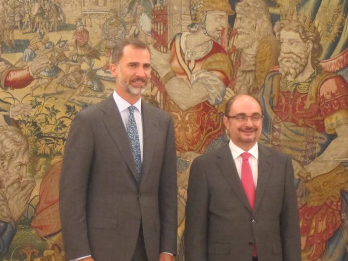 El Rey recibe en audiencia al presidenta de Aragón, Javier Lambán