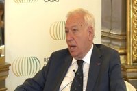 Margallo recuerda a Ada Colau que es alcaldesa gracias a la Transición que pilotó el Rey Juan Carlos