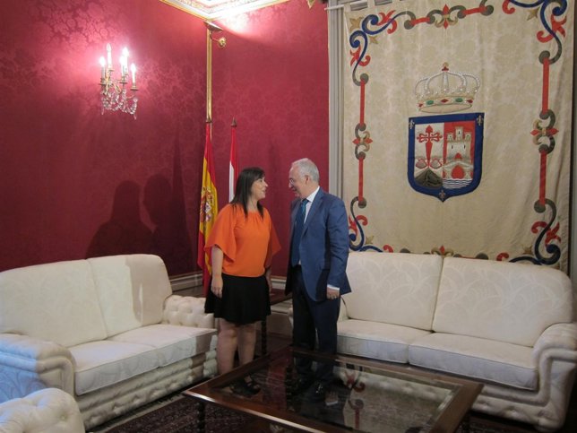 Reunión de José Ignacio Ceniceros con Cristina Antoñanzas