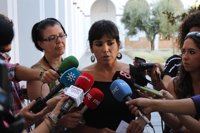 Diputados de Podemos donan 14.400 euros a un programa de becas comedor