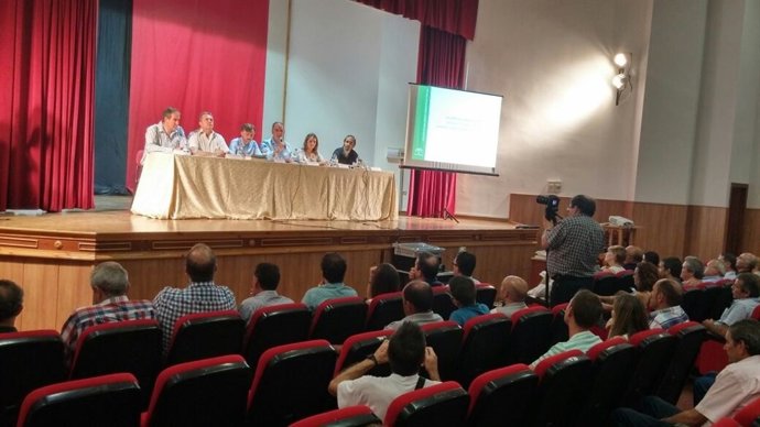 Reunión con los afectados del incendio de Quesada