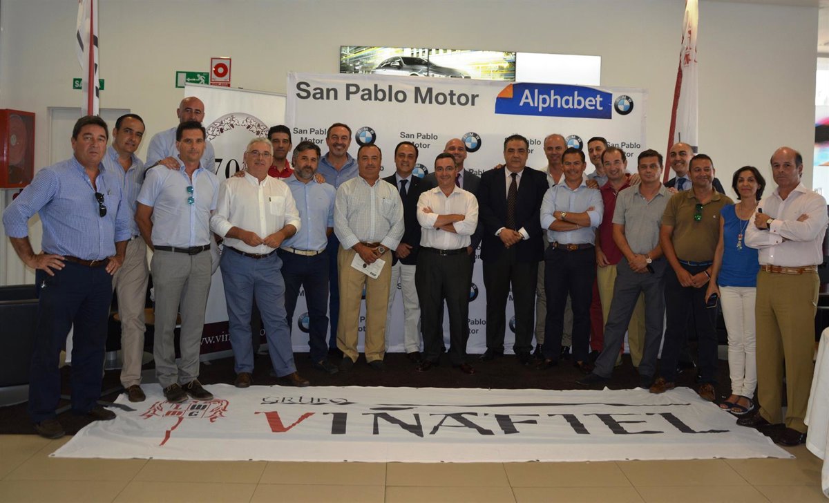 Acuerdo entre Grupo Viñafiel y BMW San Pablo Motor para la adquisición