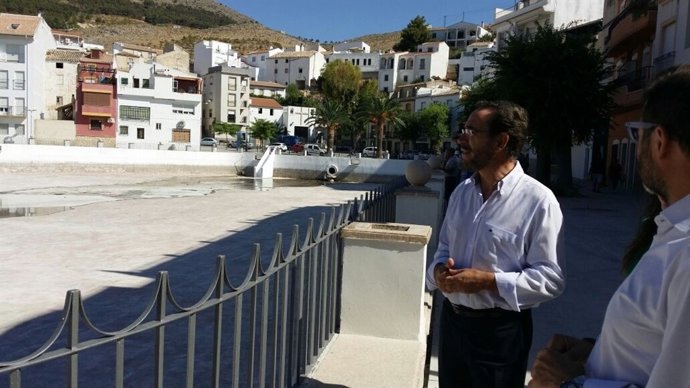 Felipe López en su visita a La Charca de Pegalajar