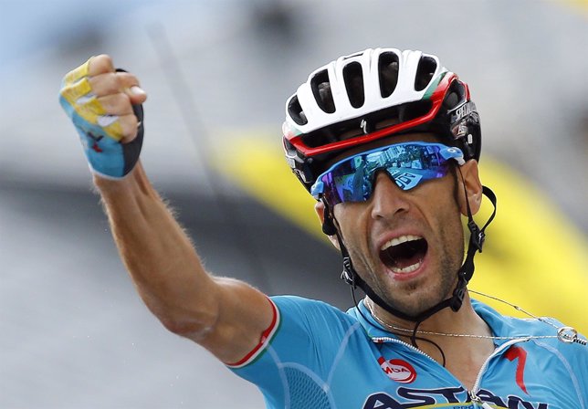 Vincenzo Nibali gana la etapa 19ª del Tour de Francia 2015
