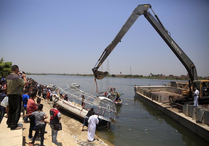 Naufragio de un ferry en el río Nilo