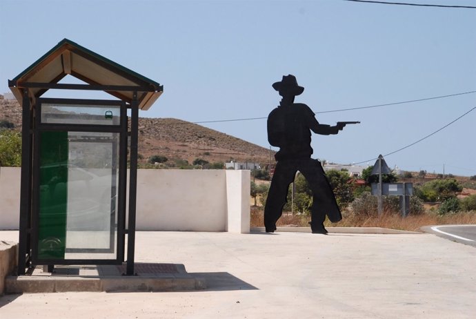 Escultura que conmemora el rodaje de los spaguetti western