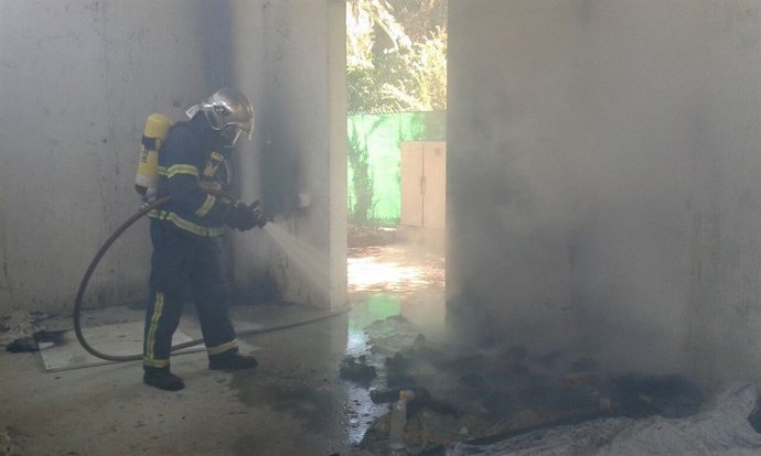 Extinción de incendio en Teatro Pemán de Cádiz