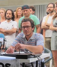 El alcalde de Cádiz rechaza hablar del busto "de un rey que podría discutirse si mereció serlo"