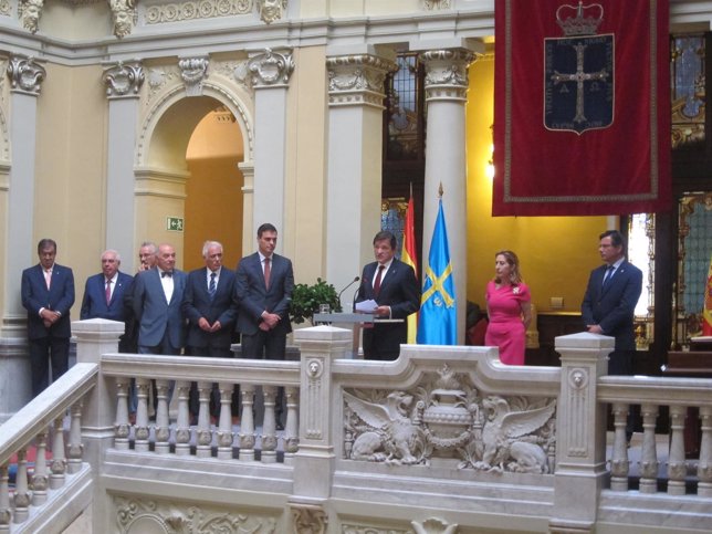 Javier Fernández toma posesión como presidente del Principado