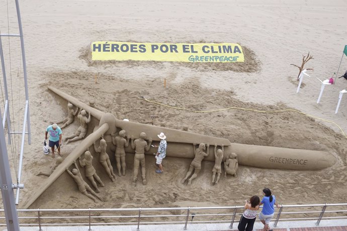 Escultura de arena realizada por Greenpeace