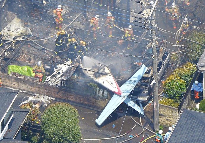 Accidente de aeroplano en zona residencial de Japón