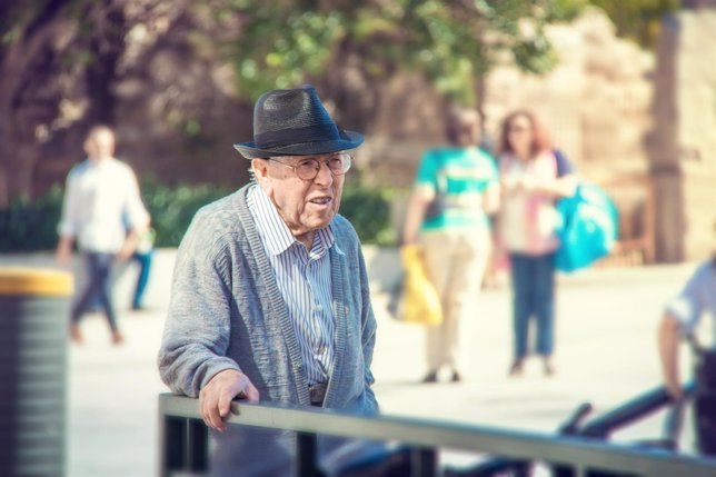 Las personas mayores tienen un papel activo en la sociedad
