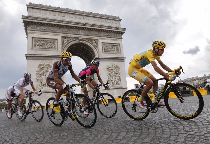 Nibali Arco del Triunfo Tour Francia