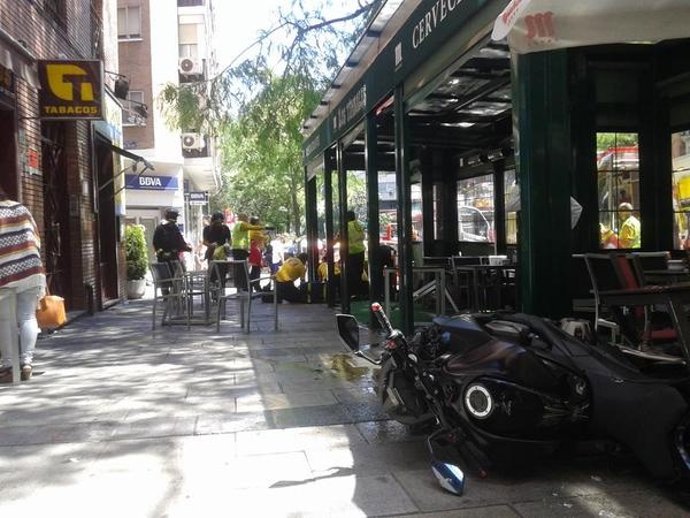 La motocicleta se desplazó 15 metros por la colisión