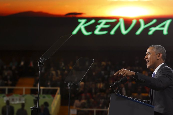 Obama se despide de los keniatas ante una multitud en Nairobi