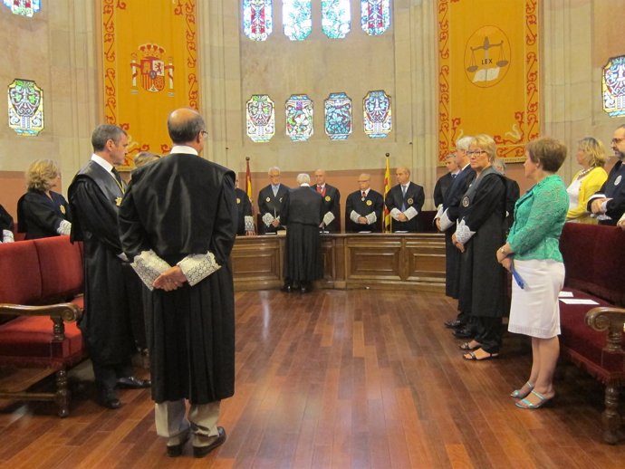 Miguel Ángel Gimeno y Germà Gordó en la jura de nuevos jueces
