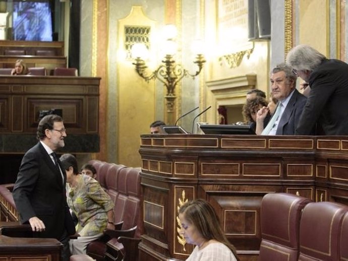 Mariano Rajoy en la tribuna del Congeso ante Jesús Posada 