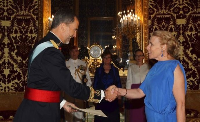 El Rey recibe la carta credencial de la nueva embajadora de Australia